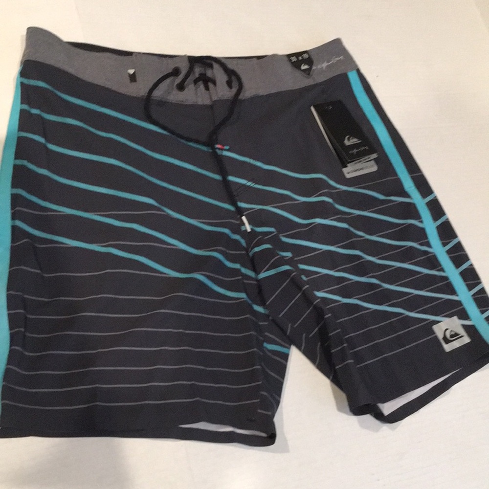 NWT Quicksilver High Line Mens Swim Trunks Board Shorts | Size 31x19